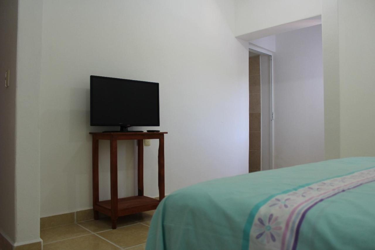 Aparthotel Sunset House Zihuatanejo Esterno foto